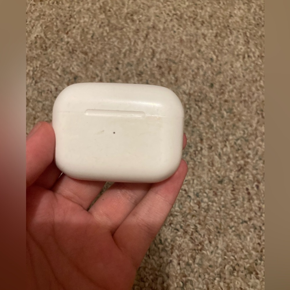 i’m selling airpod pros